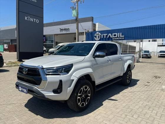 Carro 2.8 D-4D TURBO DIESEL CD SRX PLUS 4X4 AUTOMÁTICO