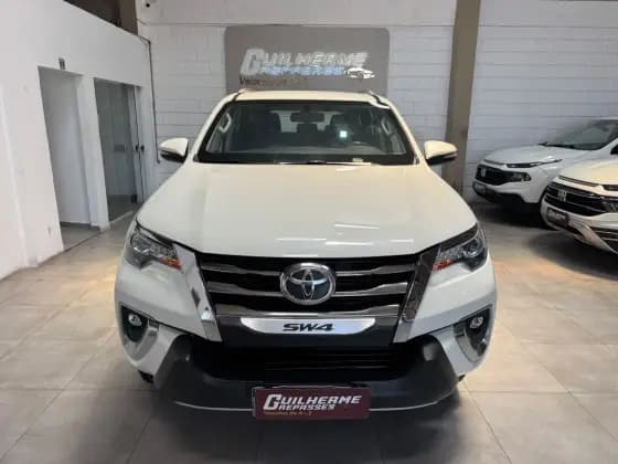 Carro 2.8 SRX DIAMOND 4X4 7 LUGARES 16V TURBO INTERCOOLER DIESEL 4P AUTOMÁTICO