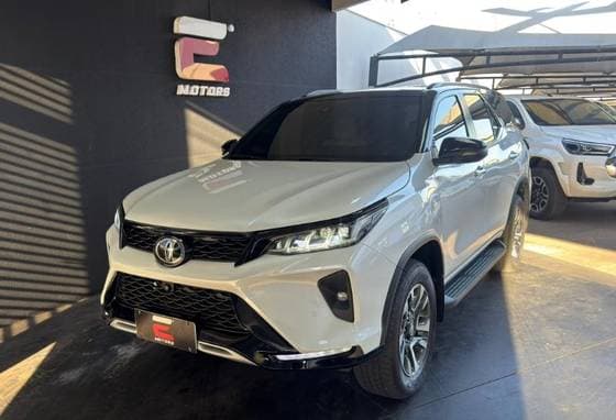 Carro 2.8 D-4D TURBO DIESEL DIAMOND 7L 4X4 AUTOMÁTICO