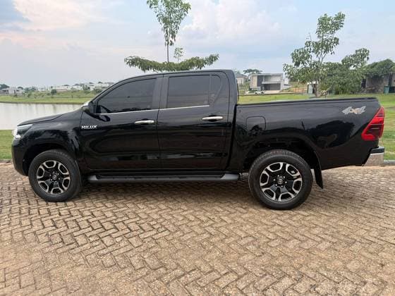 Carro 2.8 D-4D TURBO DIESEL CD SRX LIMITED 4X4 AUTOMÁTICO