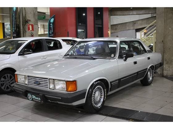 Carro 4.1 DIPLOMATA 12V GASOLINA 4P MANUAL