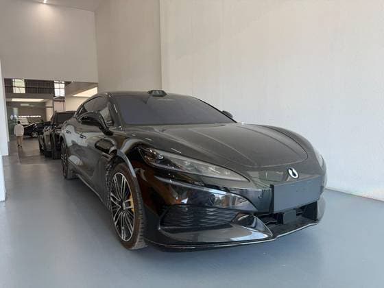 Carro 100 KW ELÉTRICO AWD