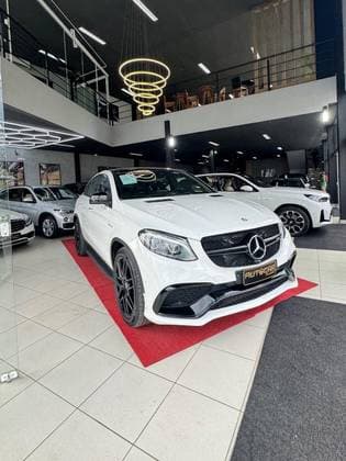 Carro 5.5 V8 TURBO GASOLINA COUPÉ 4MATIC 7G-TRONIC
