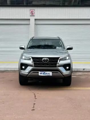 Carro 2.8 D-4D TURBO DIESEL SRX 7L 4X4 AUTOMÁTICO