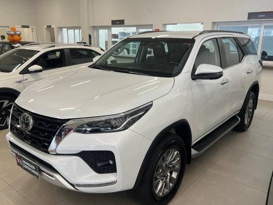 Carro 2.8 D-4D TURBO DIESEL SRX 4X4 AUTOMÁTICO