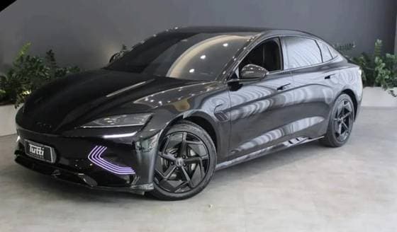 Carro 82,5 KW ELÉTRICO AWD