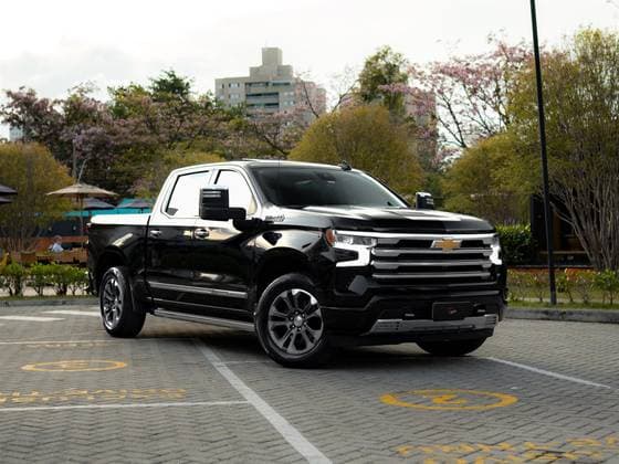 Carro 5.3 V8 GASOLINA 1500 HIGH COUNTRY 4X4 AUTOMÁTICO