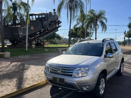 Carro 1.6 DYNAMIQUE 4X2 16V FLEX 4P MANUAL