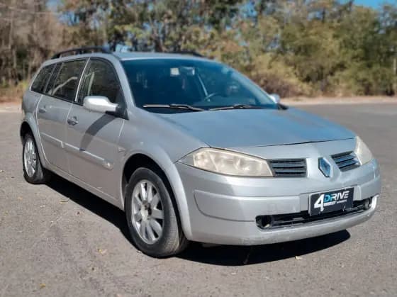 Carro 1.6 DYNAMIQUE GRAND TOUR 16V FLEX 4P MANUAL