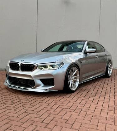 Carro 4.4 V8 TWIN POWER M XDRIVE STEPTRONIC