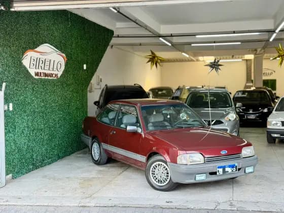 Carro 1.8 GLX 8V GASOLINA 2P MANUAL