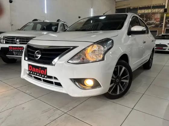 Carro 1.6 16V FLEXSTART UNIQUE 4P XTRONIC