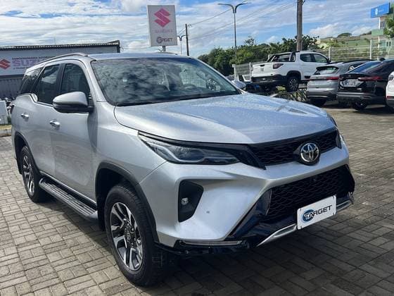 Carro 2.8 D-4D TURBO DIESEL DIAMOND 7L 4X4 AUTOMÁTICO