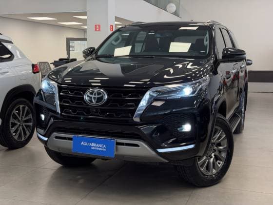 Carro 2.8 D-4D TURBO DIESEL SRX 4X4 AUTOMÁTICO