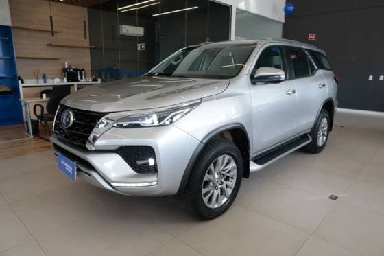 Carro 2.8 D-4D TURBO DIESEL SRX 4X4 AUTOMÁTICO