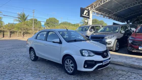 Carro 1.5 X PLUS SEDAN 16V FLEX 4P MANUAL