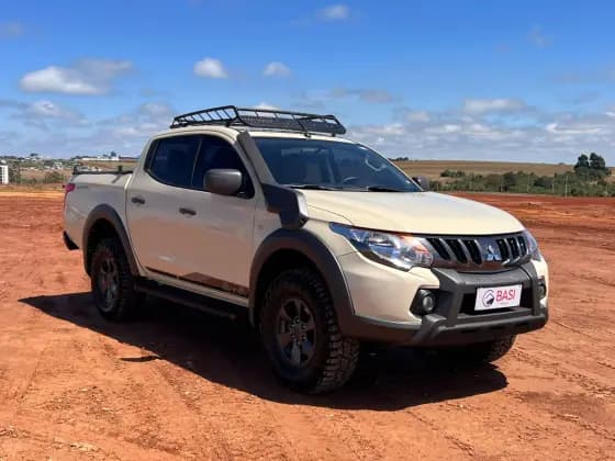 Carro 2.4 16V TURBO DIESEL SAVANA GLS CD 4X4 AUTOMÁTICO