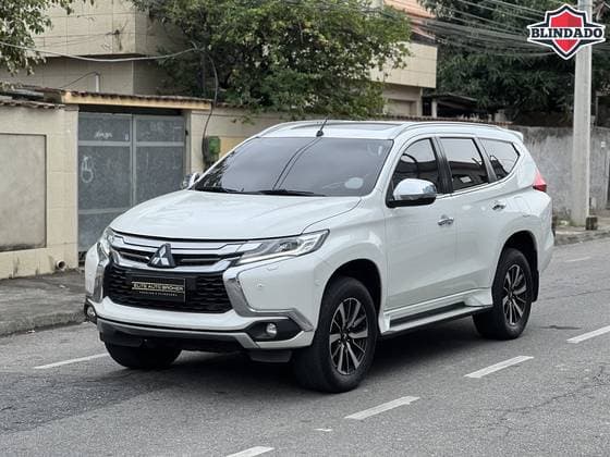 Carro 2.4 16V MIVEC TURBO DIESEL HPE AWD AUTOMÁTICO