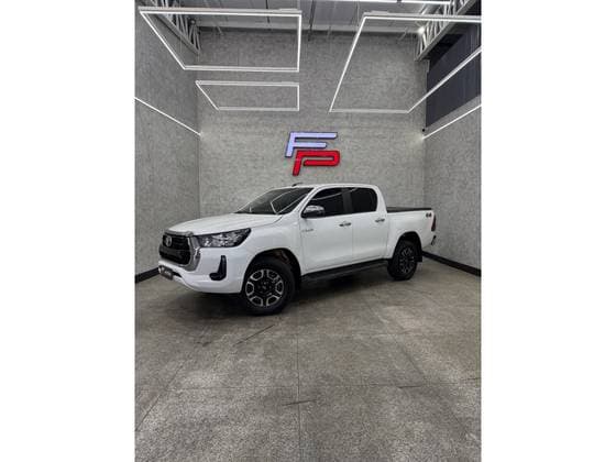 Carro 2.8 D-4D TURBO DIESEL CD POWER PACK 4X4 AUTOMÁTICO