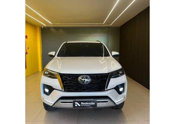 Carro 2.8 D-4D TURBO DIESEL SRX 4X4 AUTOMÁTICO