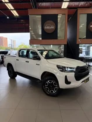 Carro 2.8 D-4D TURBO DIESEL CD POWER PACK 4X4 MANUAL