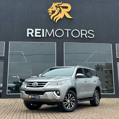 Carro 2.7 SRV 7 LUGARES 4X2 16V FLEX 4P AUTOMÁTICO