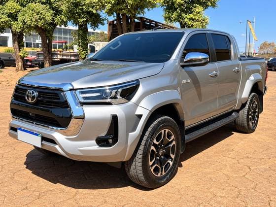 Carro 2.8 D-4D TURBO DIESEL CD SRX PLUS 4X4 AUTOMÁTICO