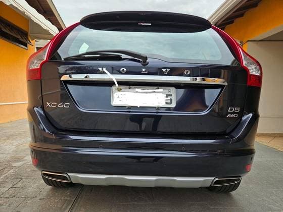Carro 2.4 D5 MOMENTUM DIESEL AWD 4P AUTOMÁTICO