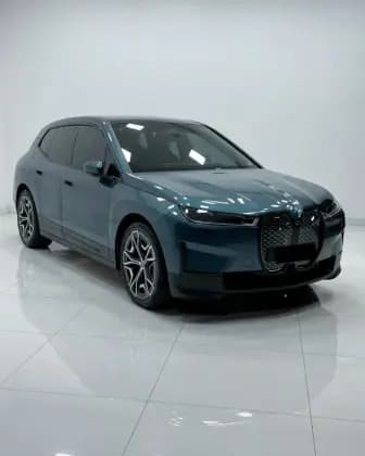 Carro ELÉTRICO XDRIVE40