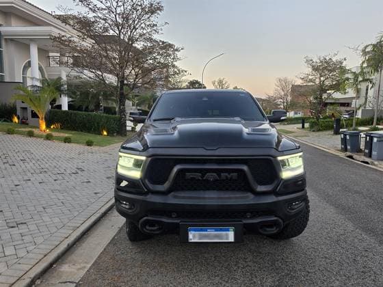 Carro 5.7 V8 GASOLINA REBEL CD 4X4 AUTOMÁTICO