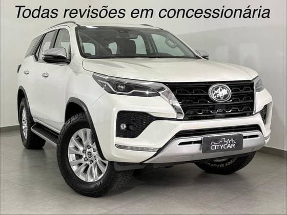 Carro 2.8 D-4D TURBO DIESEL SRX 7L 4X4 AUTOMÁTICO
