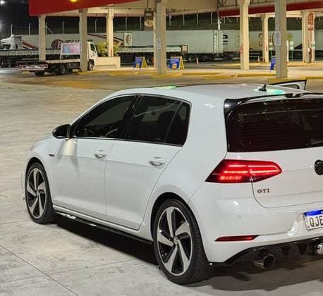 Carro 2.0 350 TSI GASOLINA GTI DSG