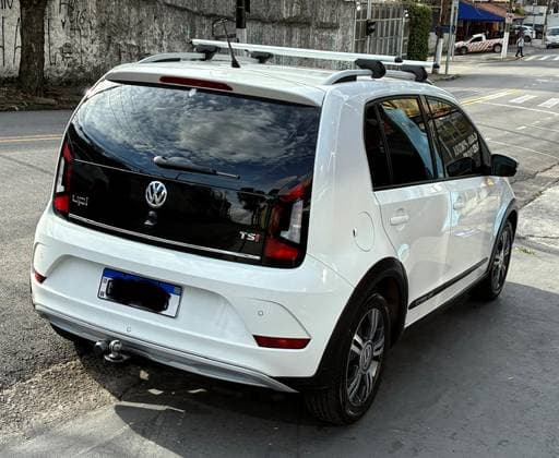 Carro 1.0 TSI PEPPER 12V FLEX 4P MANUAL
