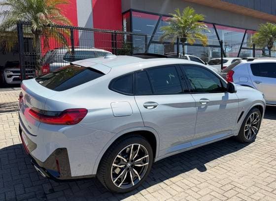 Carro 2.0 16V GASOLINA XDRIVE20I M SPORT STEPTRONIC