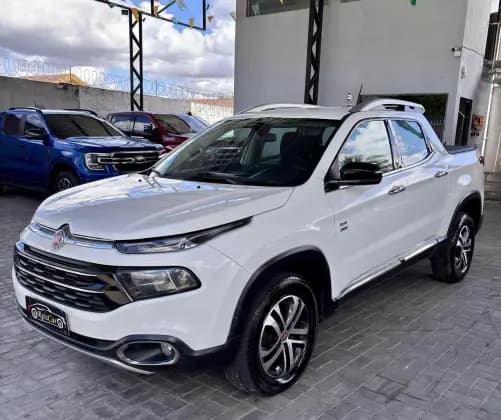 Carro 2.0 16V TURBO DIESEL VOLCANO 4WD AT9