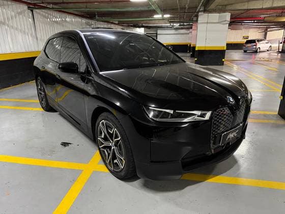 Carro ELÉTRICO XDRIVE40