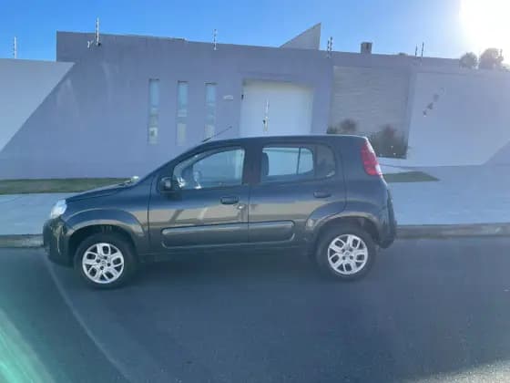 Carro 1.0 VIVACE 8V FLEX 4P MANUAL