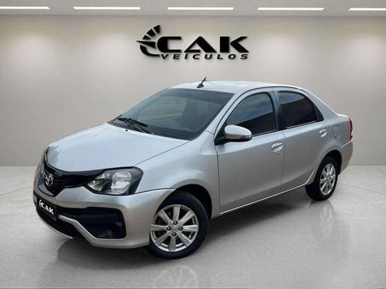 Carro 1.5 X PLUS SEDAN 16V FLEX 4P MANUAL