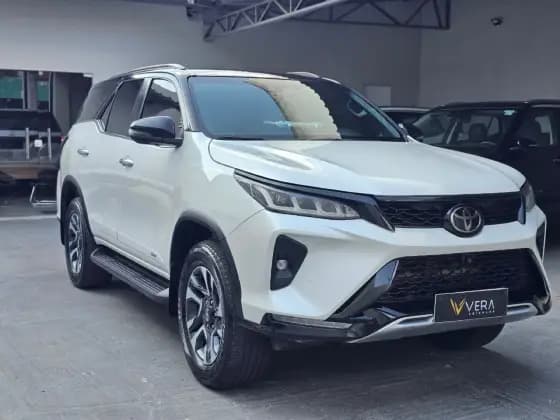 Carro 2.8 D-4D TURBO DIESEL DIAMOND 7L 4X4 AUTOMÁTICO