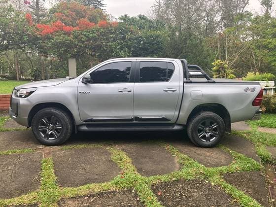 Carro 2.8 D-4D TURBO DIESEL CD SR 4X4 AUTOMÁTICO