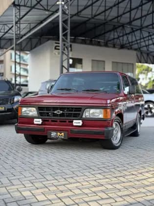 Carro 4.0 CUSTOM L 8V DIESEL 2P MANUAL
