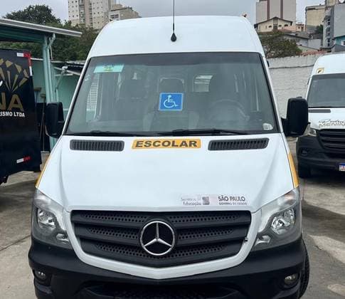 Carro 2.2 CDI DIESEL VAN 415 TA LONGO 10L MANUAL