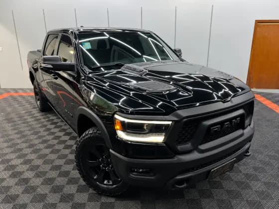 Carro 5.7 V8 GASOLINA REBEL CD 4X4 AUTOMÁTICO