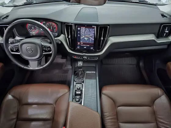 Carro 2.0 T5 GASOLINA MOMENTUM AWD GEARTRONIC