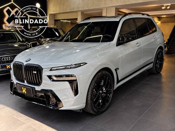 Carro 4.4 V8 GASOLINA M60i STEPTRONIC