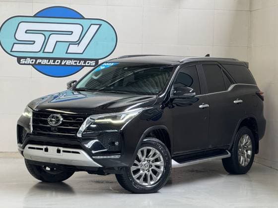 Carro 2.8 D-4D TURBO DIESEL SRX 7L 4X4 AUTOMÁTICO