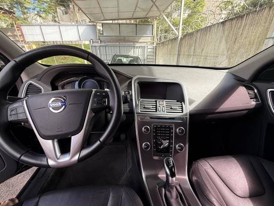 Carro 2.0 T5 MOMENTUM GASOLINA 4P AUTOMÁTICO