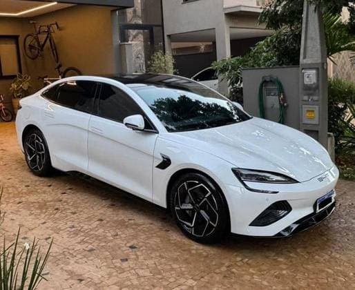 Carro 82,5 KW ELÉTRICO AWD