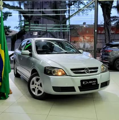 Carro 1.8 MPFI GL SEDAN 8V GASOLINA 4P MANUAL
