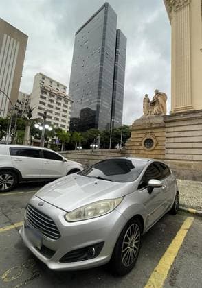 Carro 1.6 TITANIUM PLUS HATCH 16V FLEX 4P POWERSHIFT